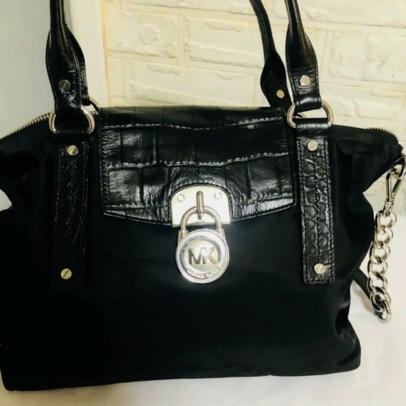 👜 Michael Kors Purse Black Hamilton Croc Embossed Silver Logo Lock Chain 👜 - Picture 2 of 12